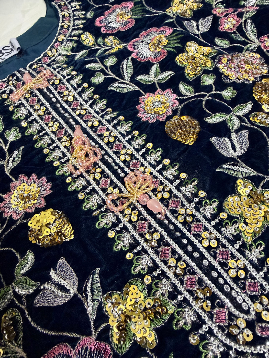 Farshi velvet - 3piece stitched