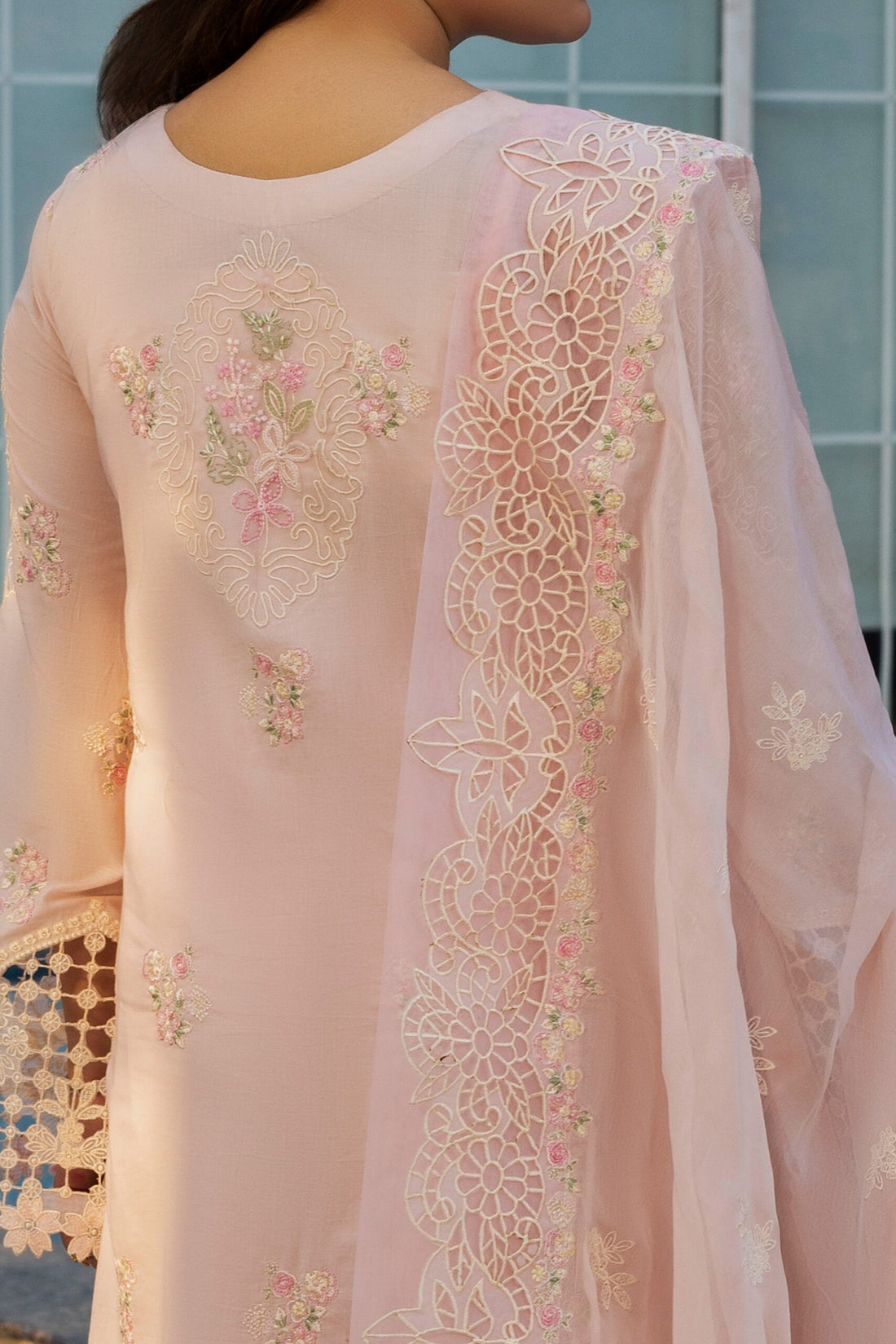 Aneela’s LAWN - porch Pink