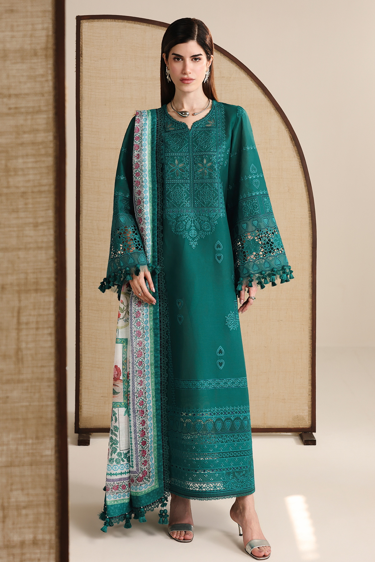 Jazmin - Emerald solid