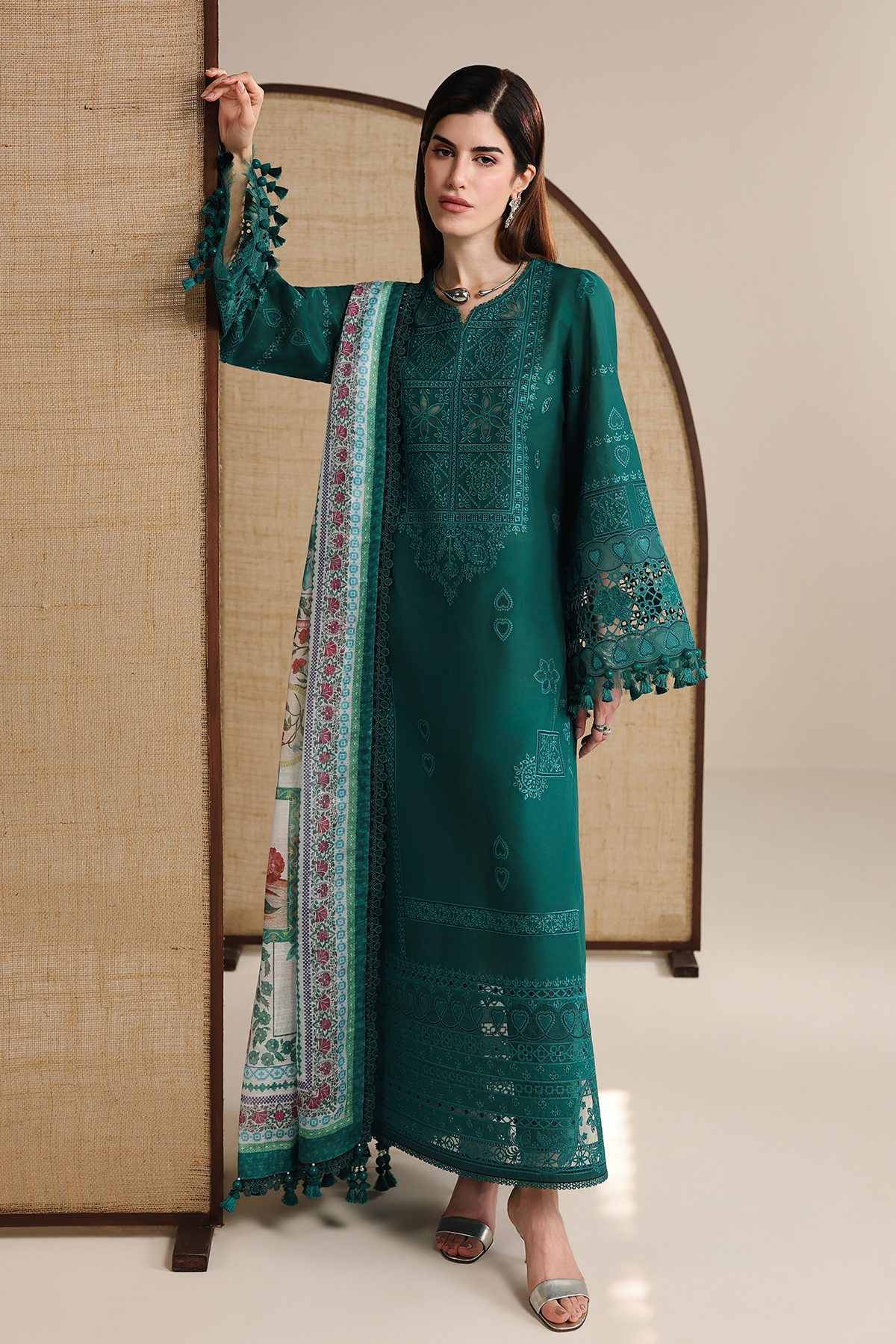 Jazmin - Emerald solid