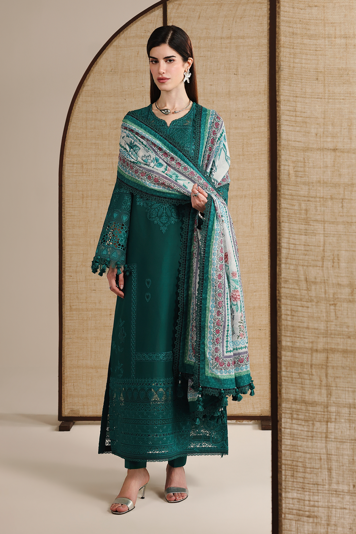 Jazmin - Emerald solid
