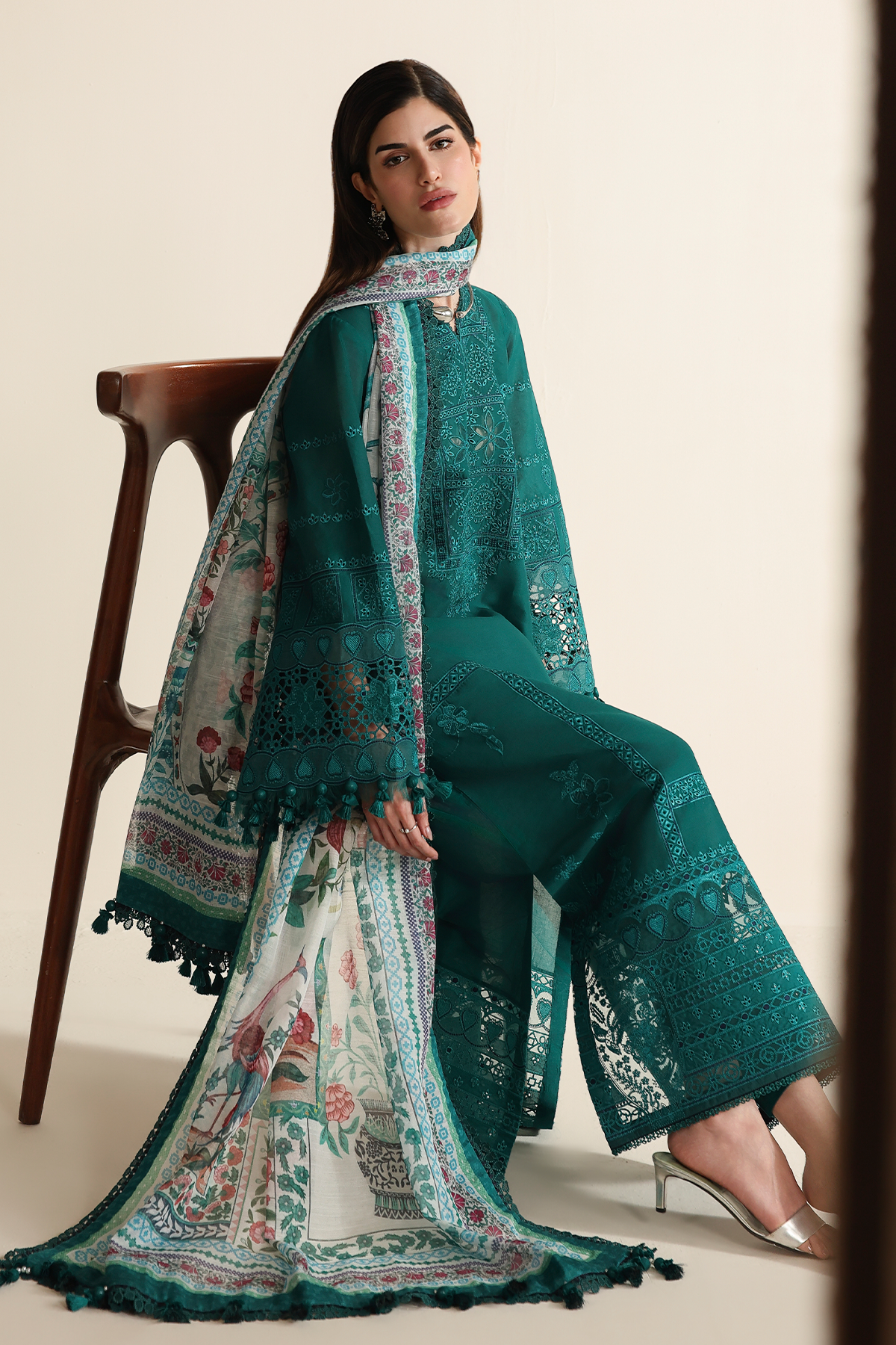 Jazmin - Emerald solid