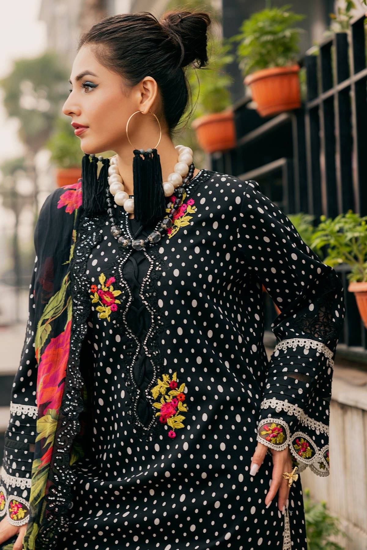CHARIZMA SWISS LAWN (Polka Dots)