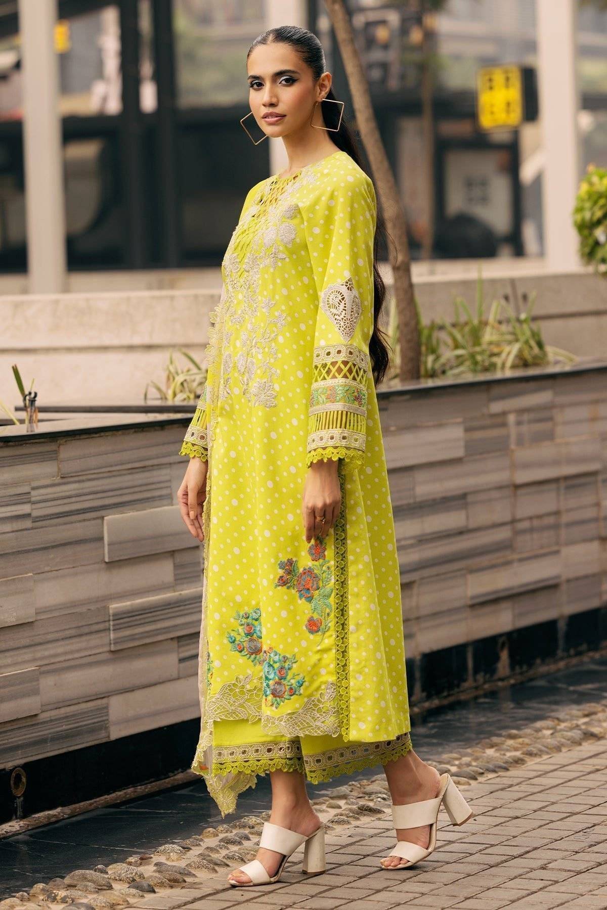 CHRIZMA SWISS LAWN IN POLKA LIME