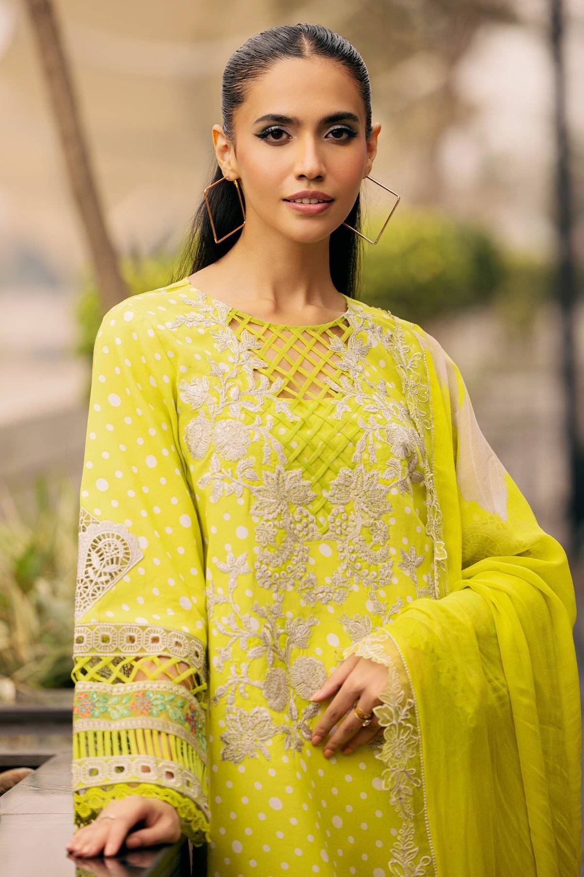 CHRIZMA SWISS LAWN IN POLKA LIME