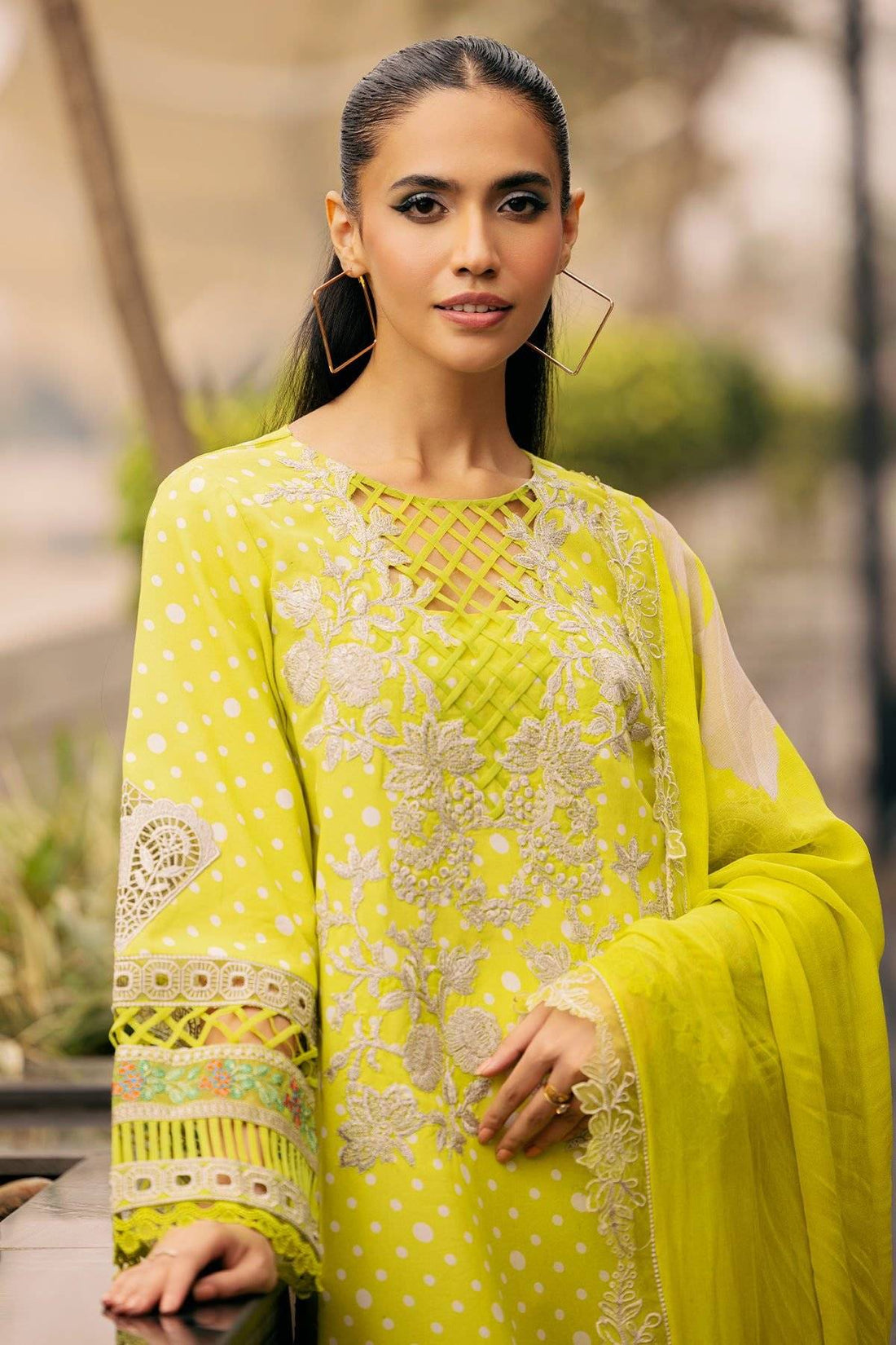 CHRIZMA SWISS LAWN IN POLKA LIME