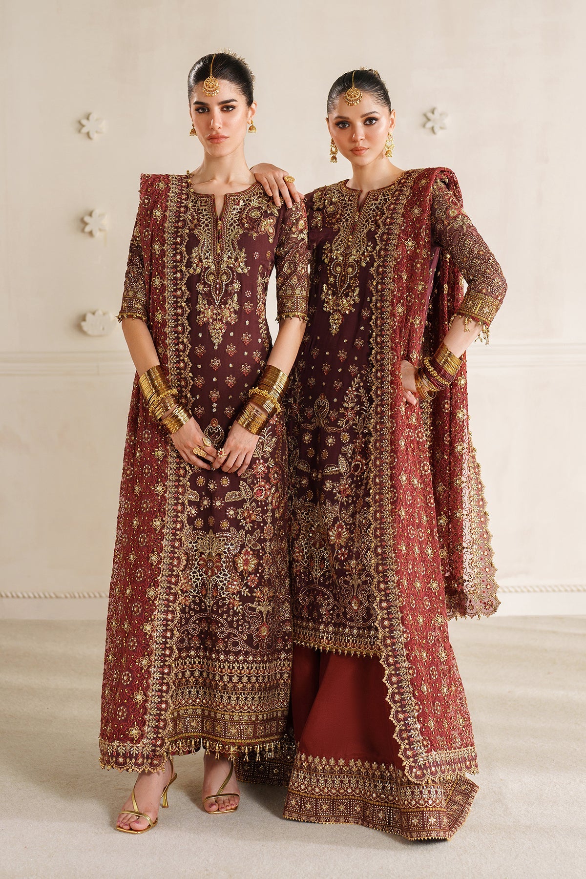 DEEP BROWN ● baroque chantelle