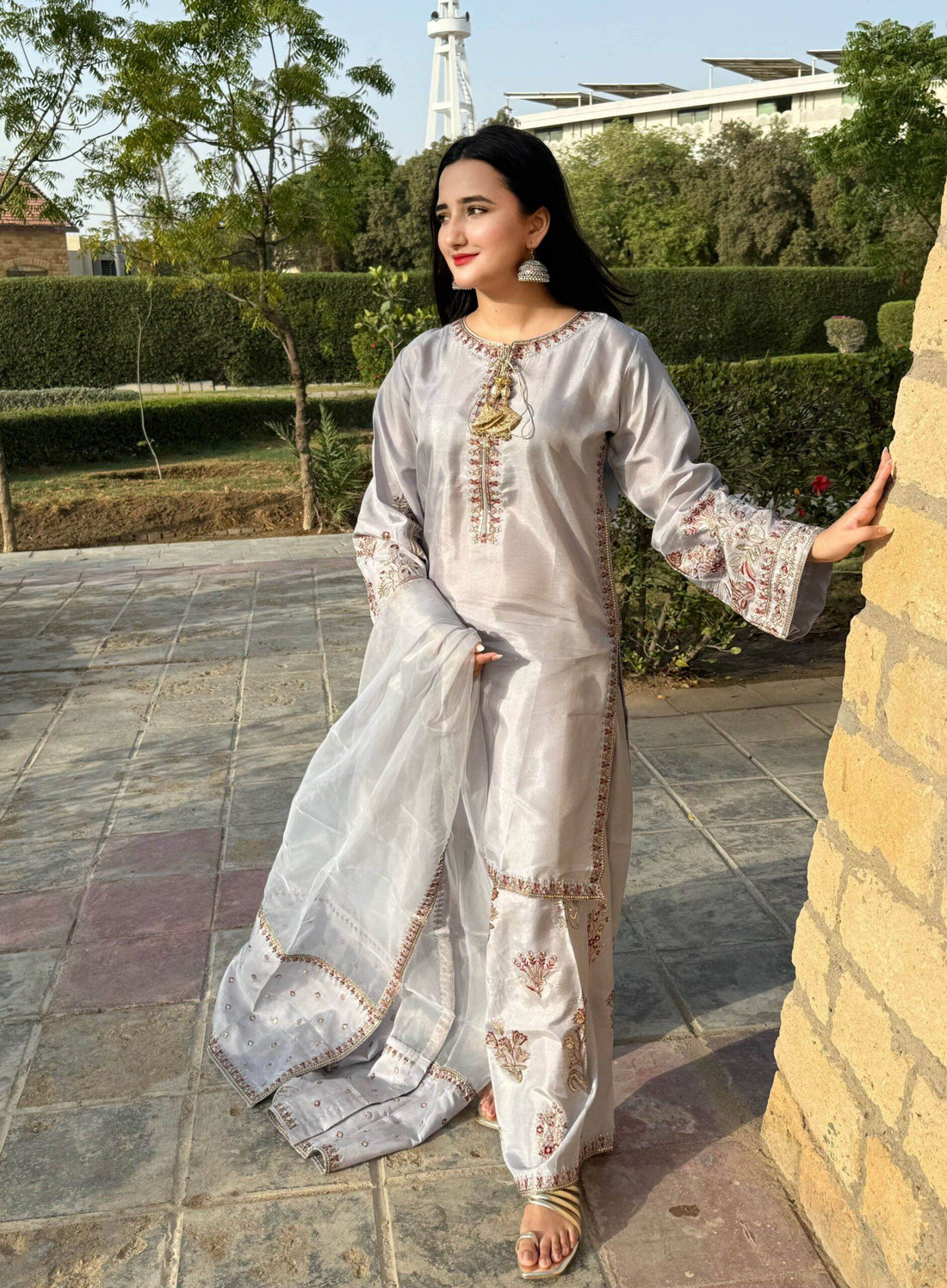 Imaan grey farshi