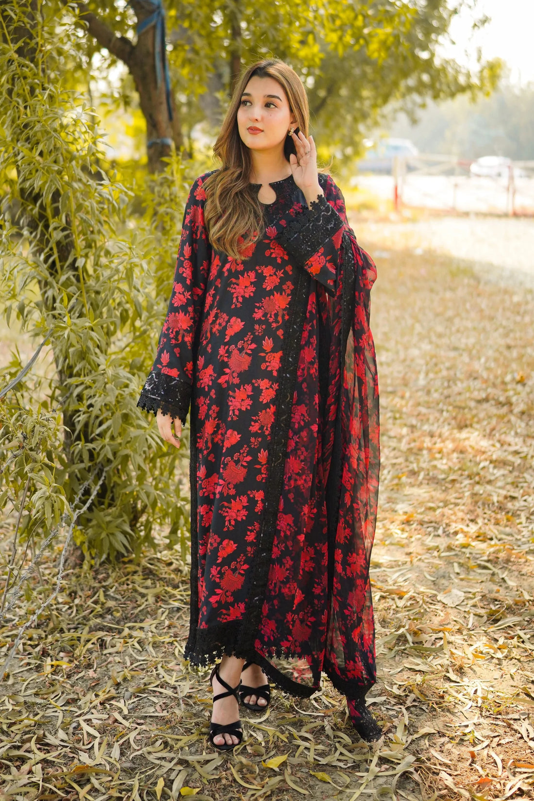 Aneela’s LAWN | Apple red