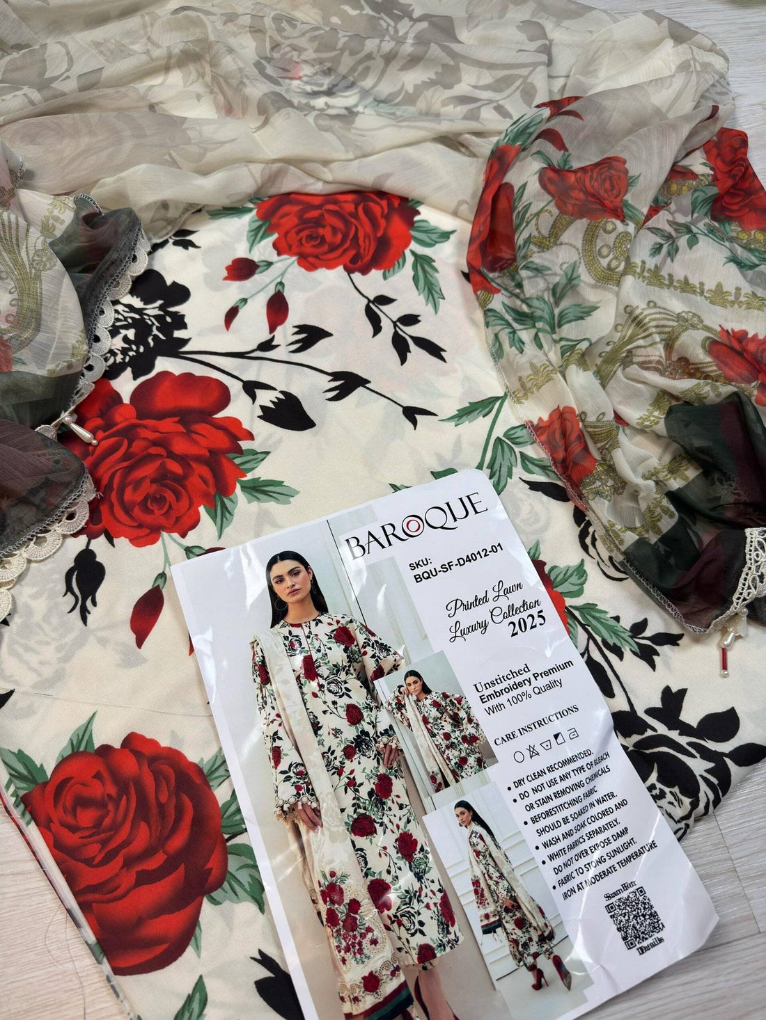 BAROQUE SWISS LAWN ROSE WHITE