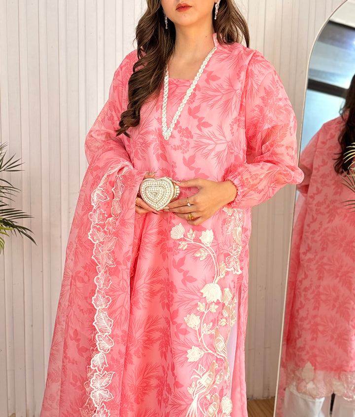 Mahira khan blush pink organza