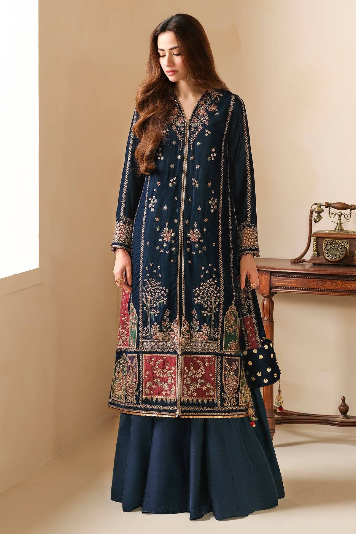 Jazmin- VELVET blue hues