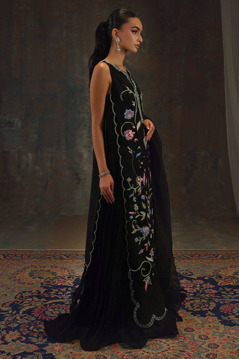 Farida Hasan \ Black