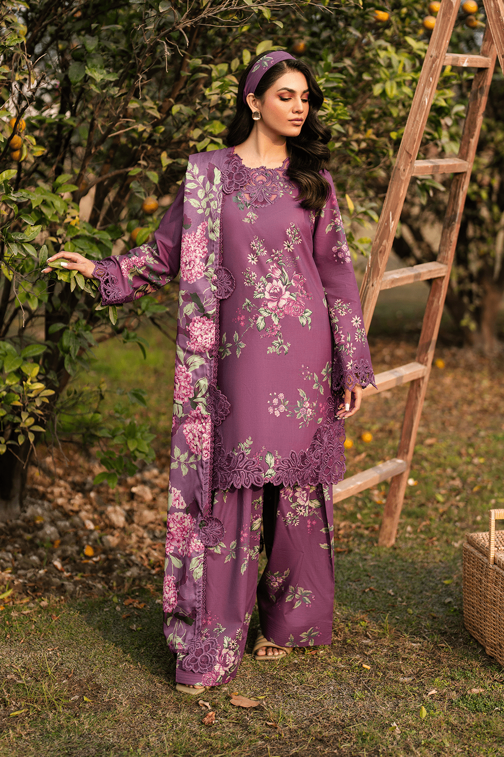 IZNIK LAWN - Plum Farshi