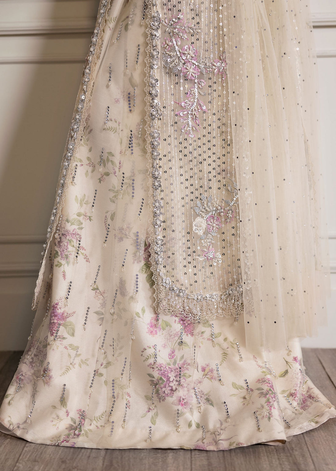 Saira shakira - A Swarovski Affair(ivory)