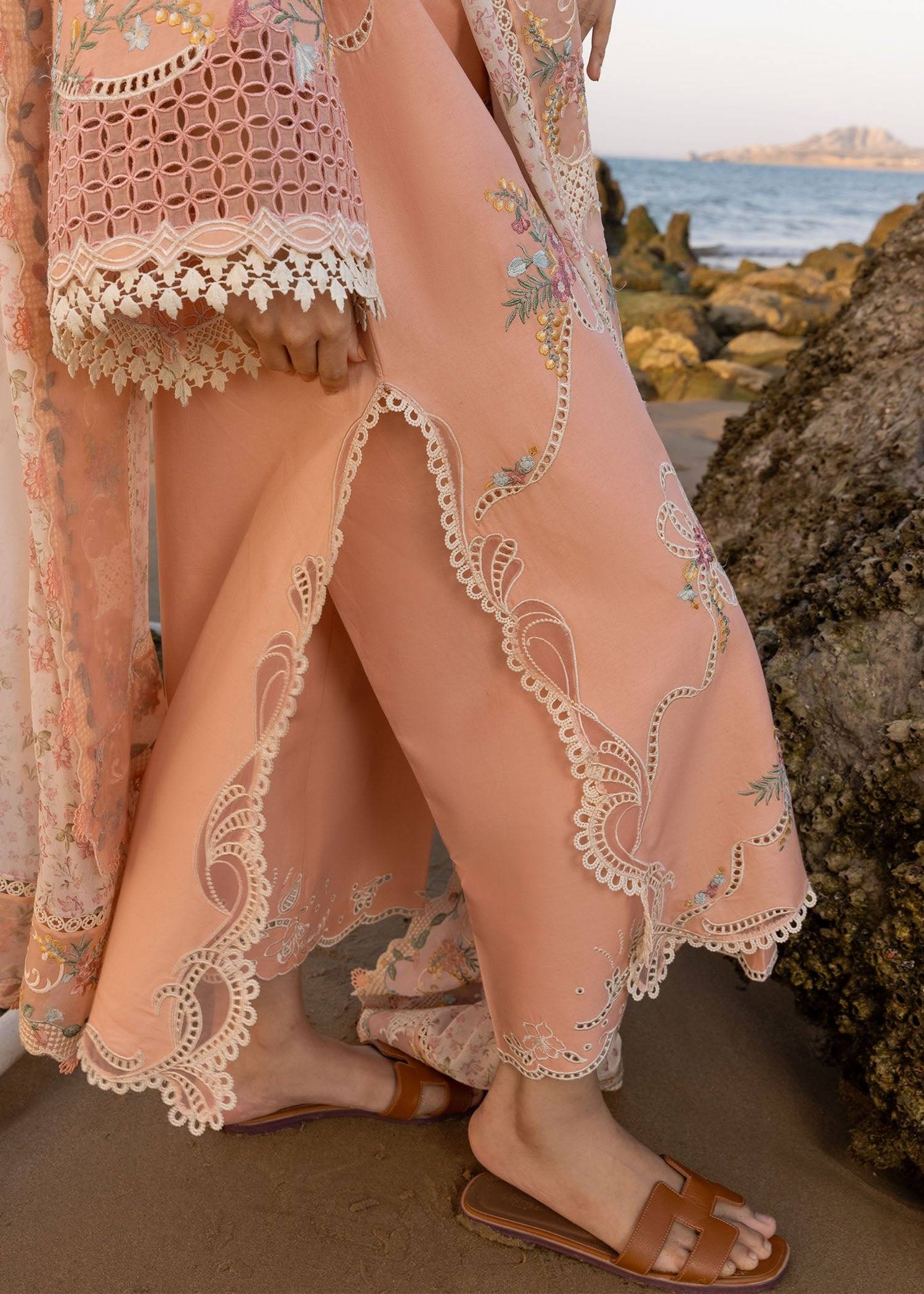 CRIMSON LAWN | Twirls &amp; Ties