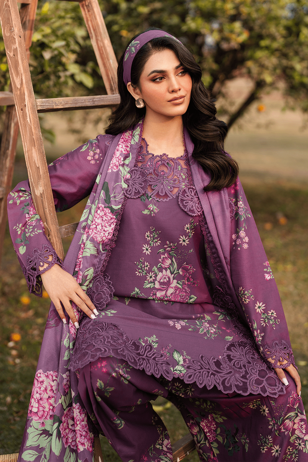 IZNIK LAWN - Plum Farshi