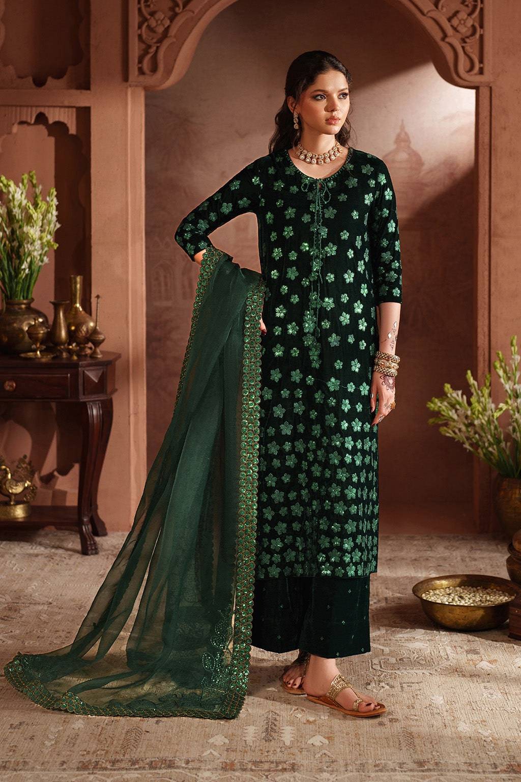 IZNIK VELVET - The Regal Green