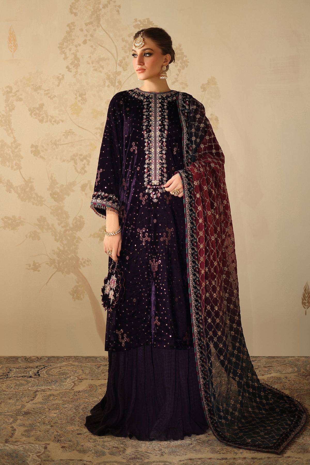 BAROQUE VELVET - VELVETY COLE
