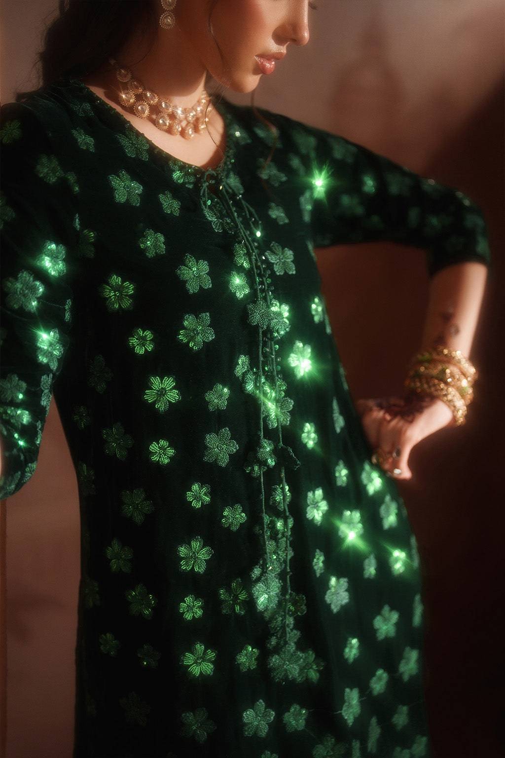 IZNIK VELVET - The Regal Green