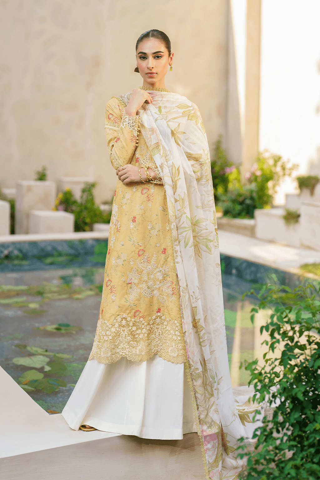 IZNIK LAWN Chilenkari lemon