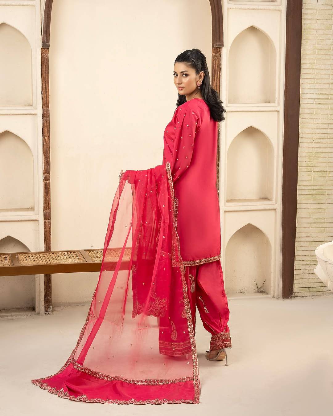HOT PINK FARSHI