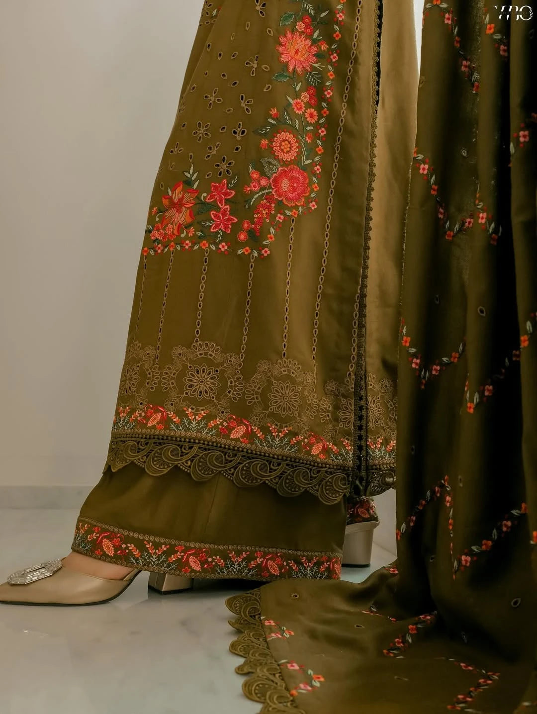 Aneela’s Lawn -Heena