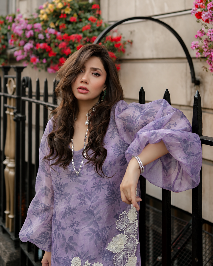 Mahira khan - Lilac