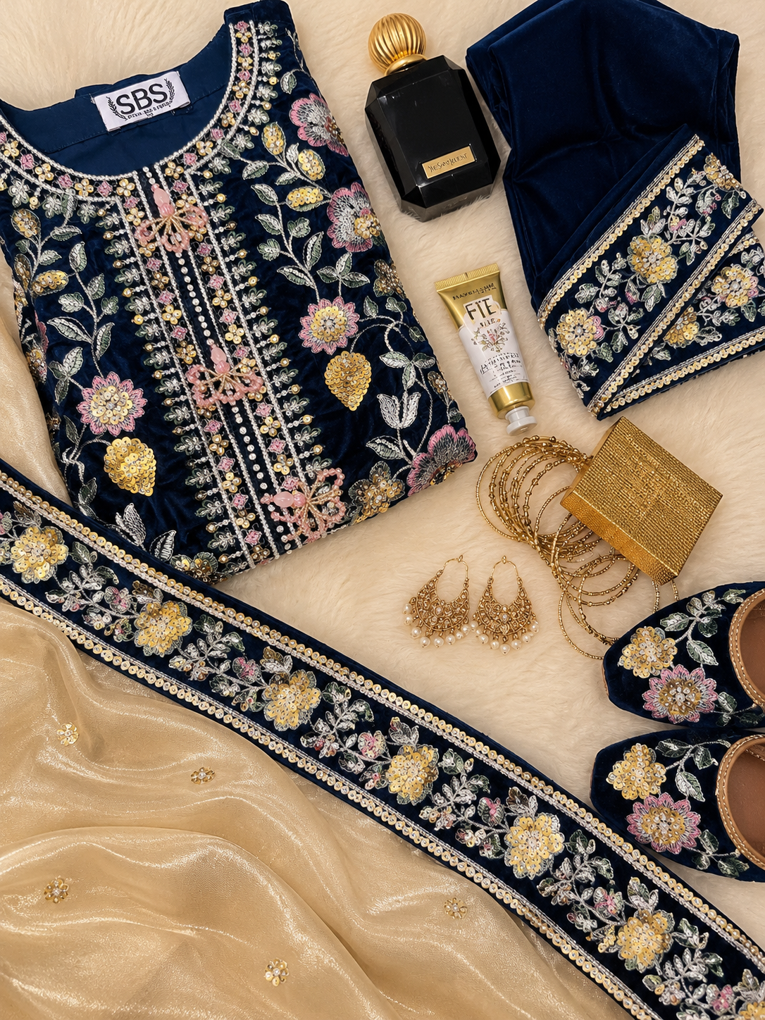 Farshi velvet - 3piece stitched