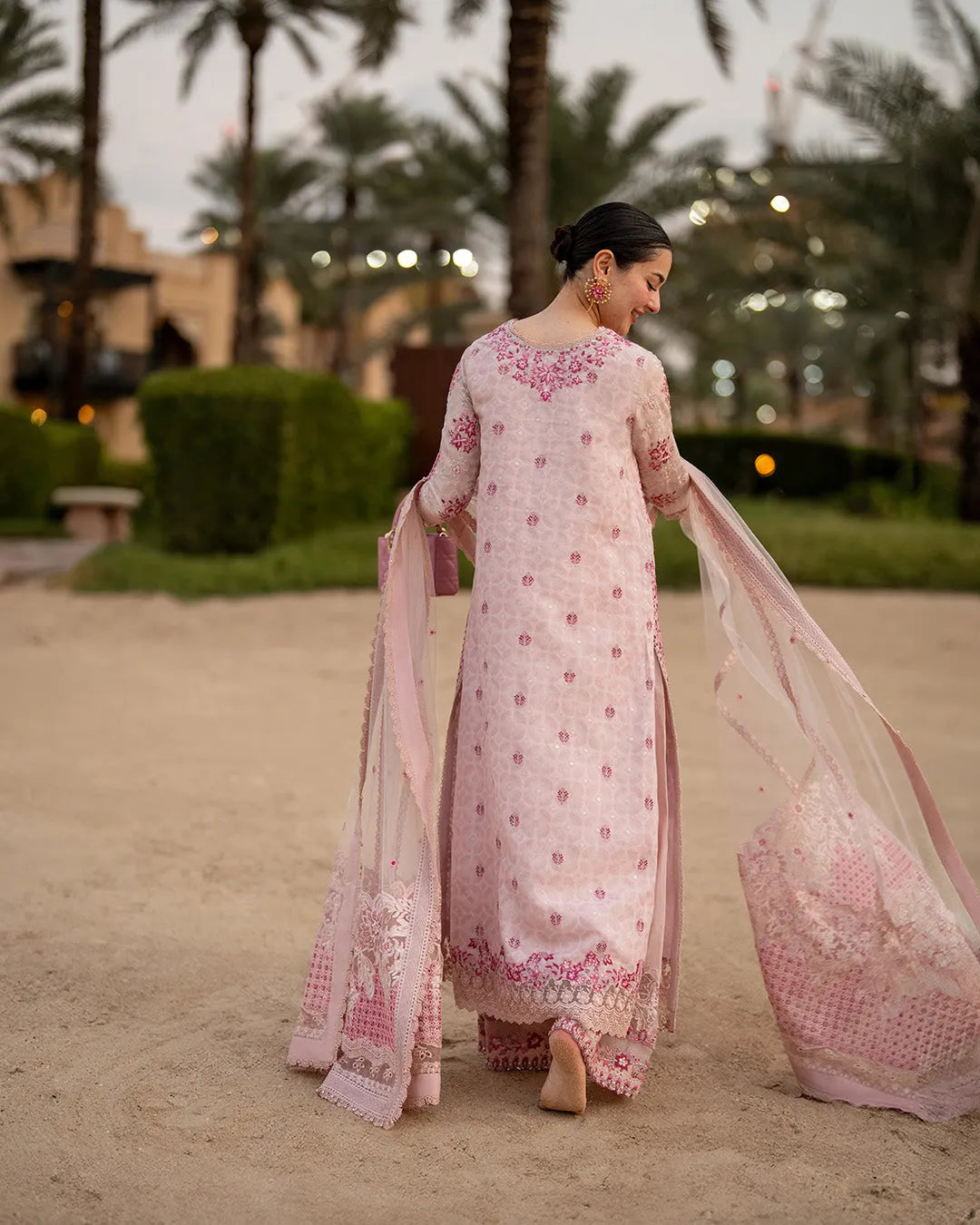 Faiza saqlain- Lamija blush powder