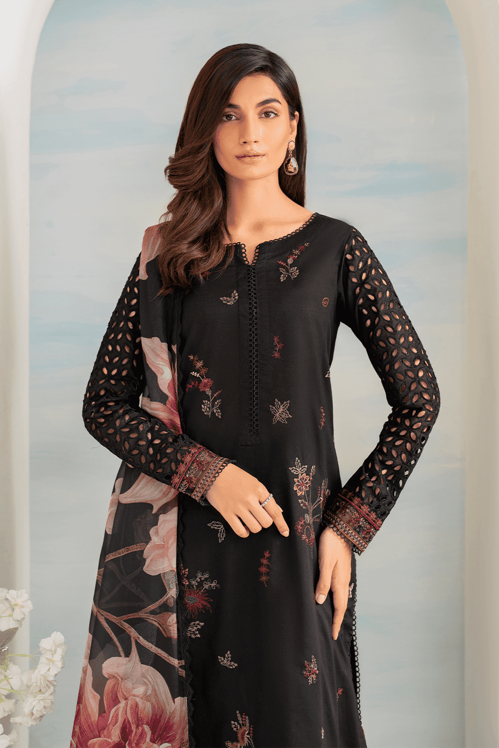 IZNIK Poster Black LAWN