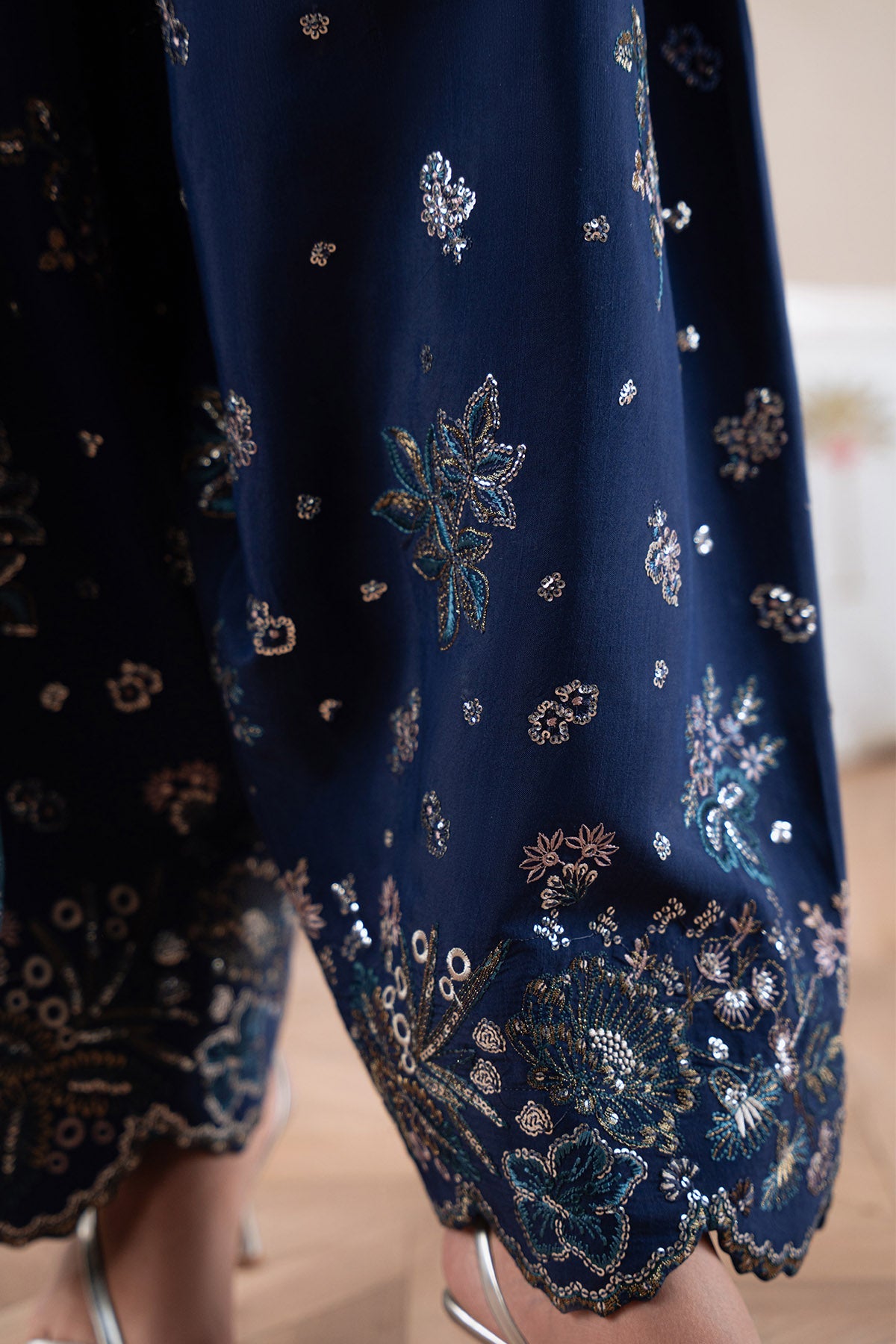 Nureh - ink blue farshi