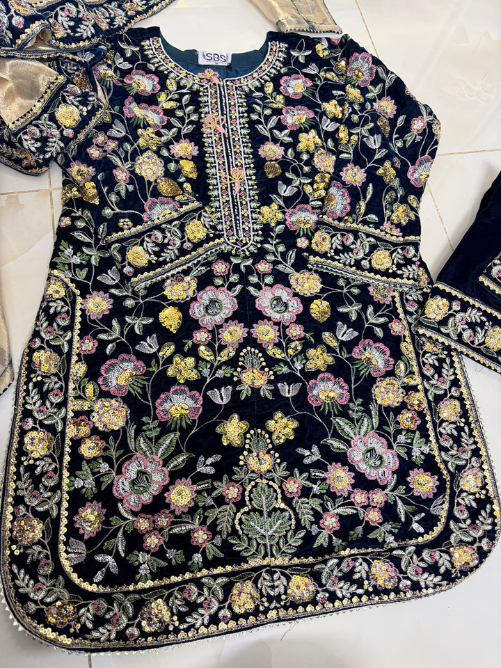 Farshi velvet - 3piece stitched