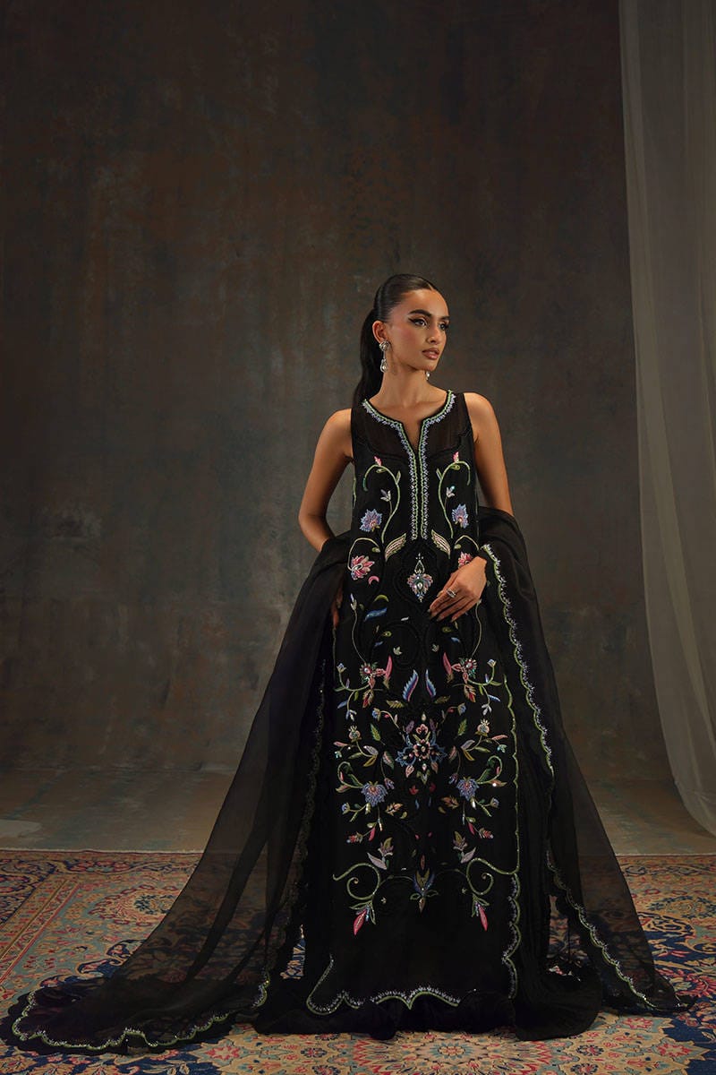 Farida Hasan \ Black