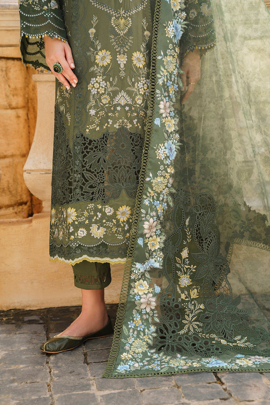 BAROQUE LUXURY LAWN SPINISH