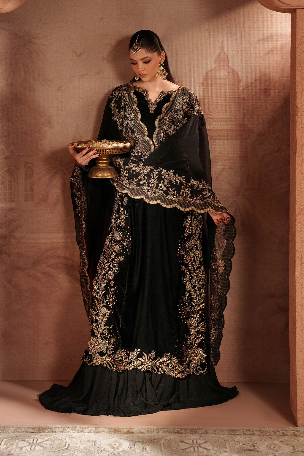 Iznik - gold pearls Velvet