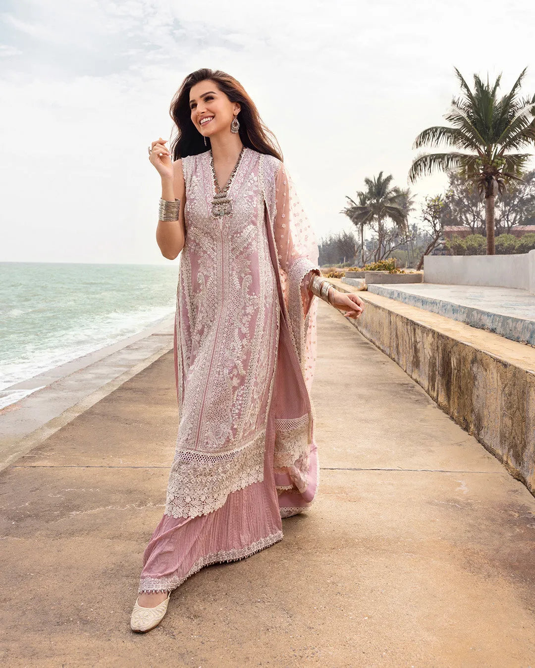 Faiza Saqlain - TeaRose Lawn