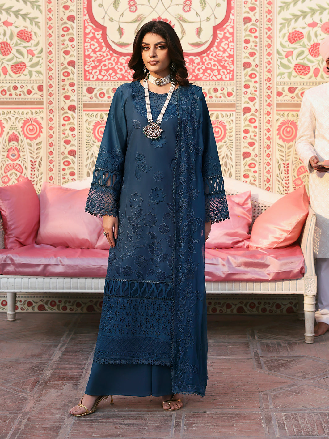 Mahnur cyania lawn