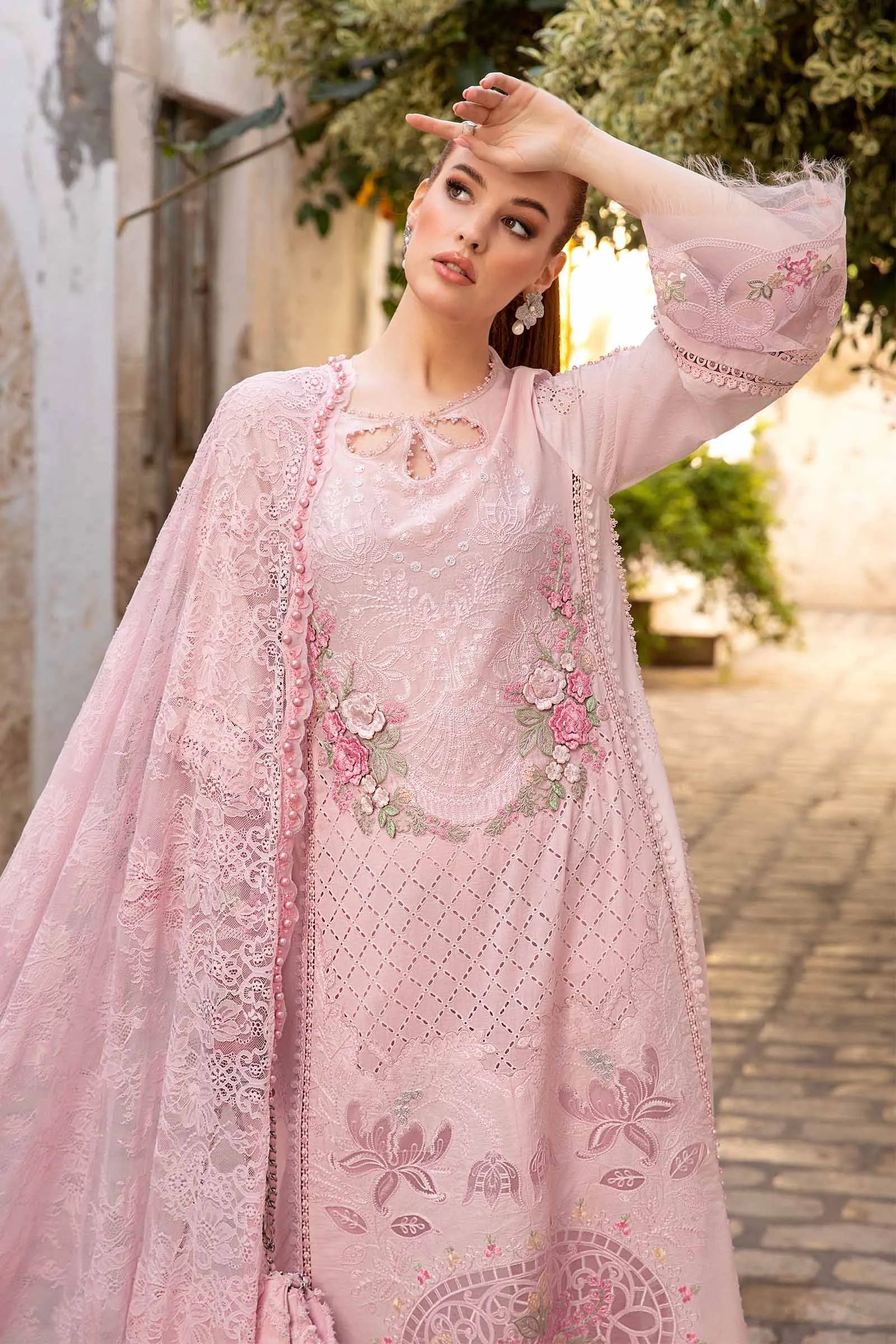M.B Lawn - pinkies 01