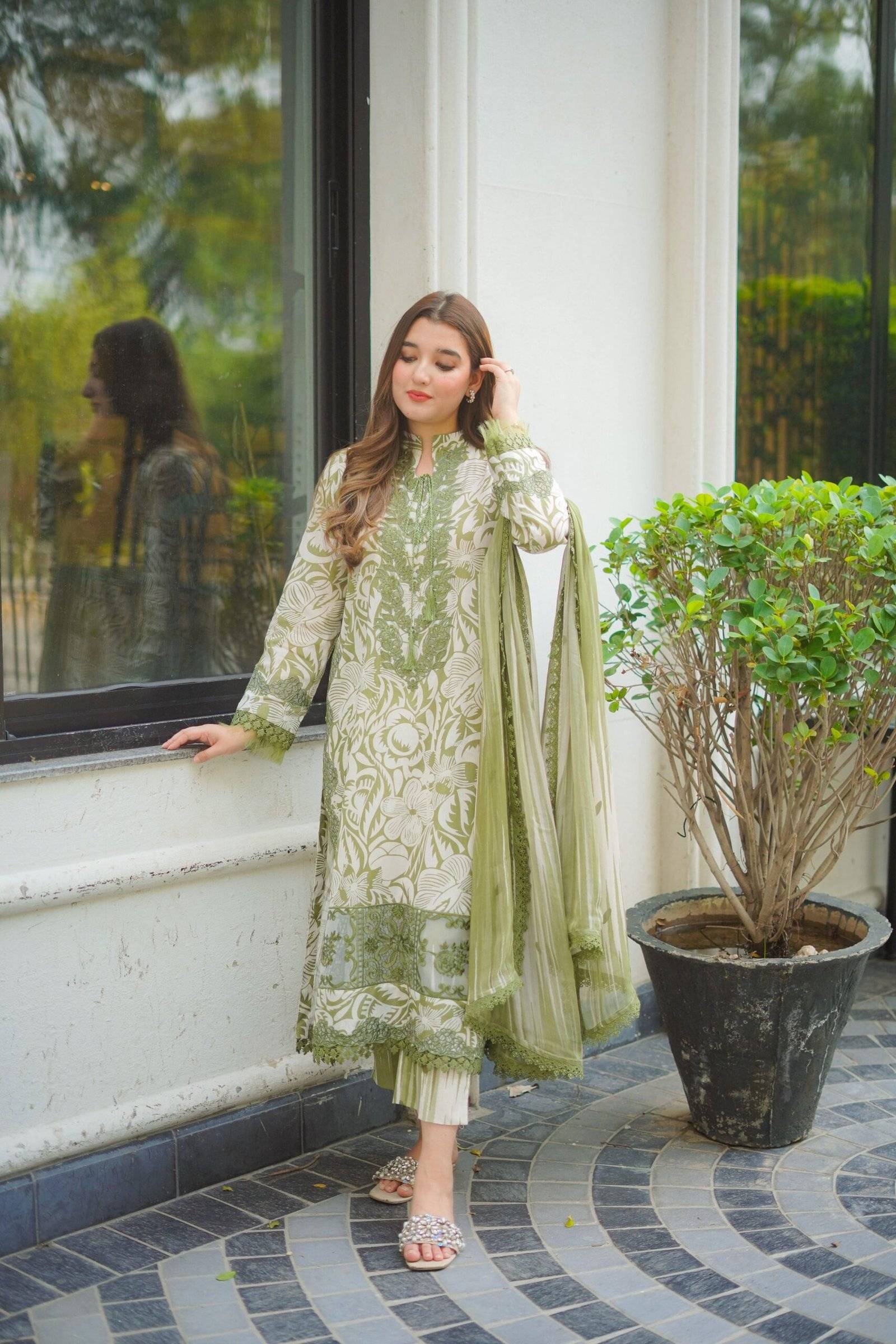 ANEELA’s Swiss Lawn - Leaf