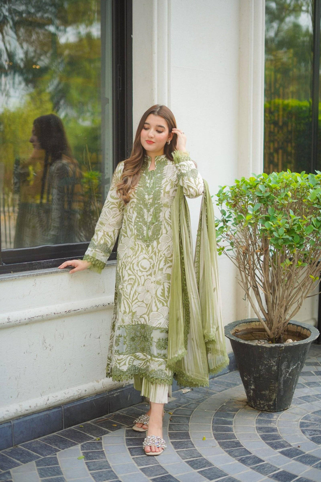 ANEELA’s Swiss Lawn - Leaf