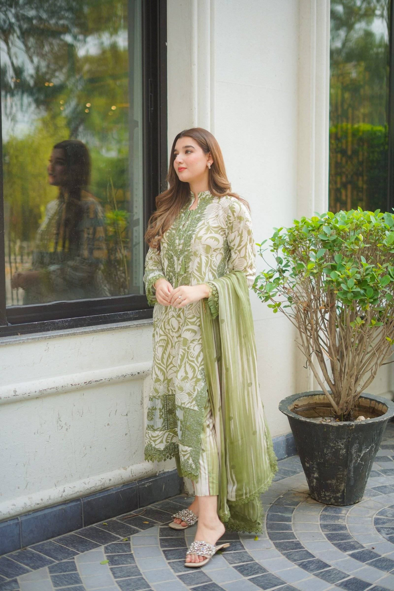 ANEELA’s Swiss Lawn - Leaf