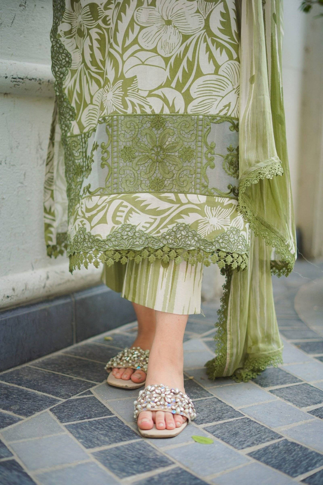 ANEELA’s Swiss Lawn - Leaf