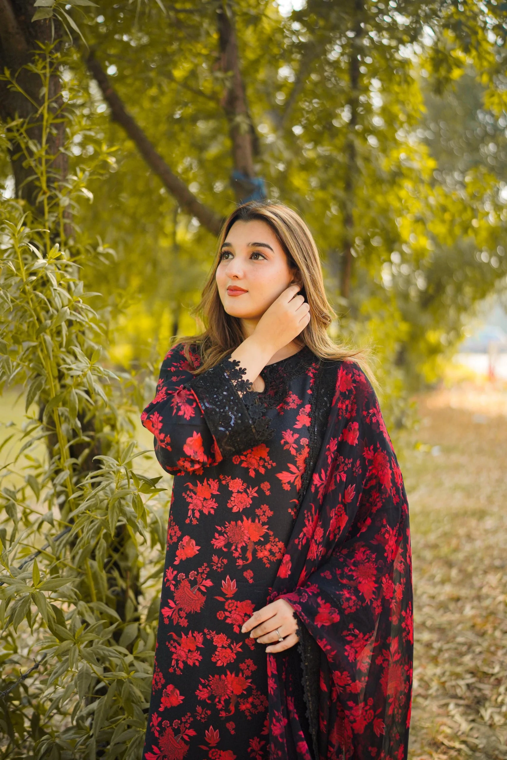 Aneela’s LAWN | Apple red