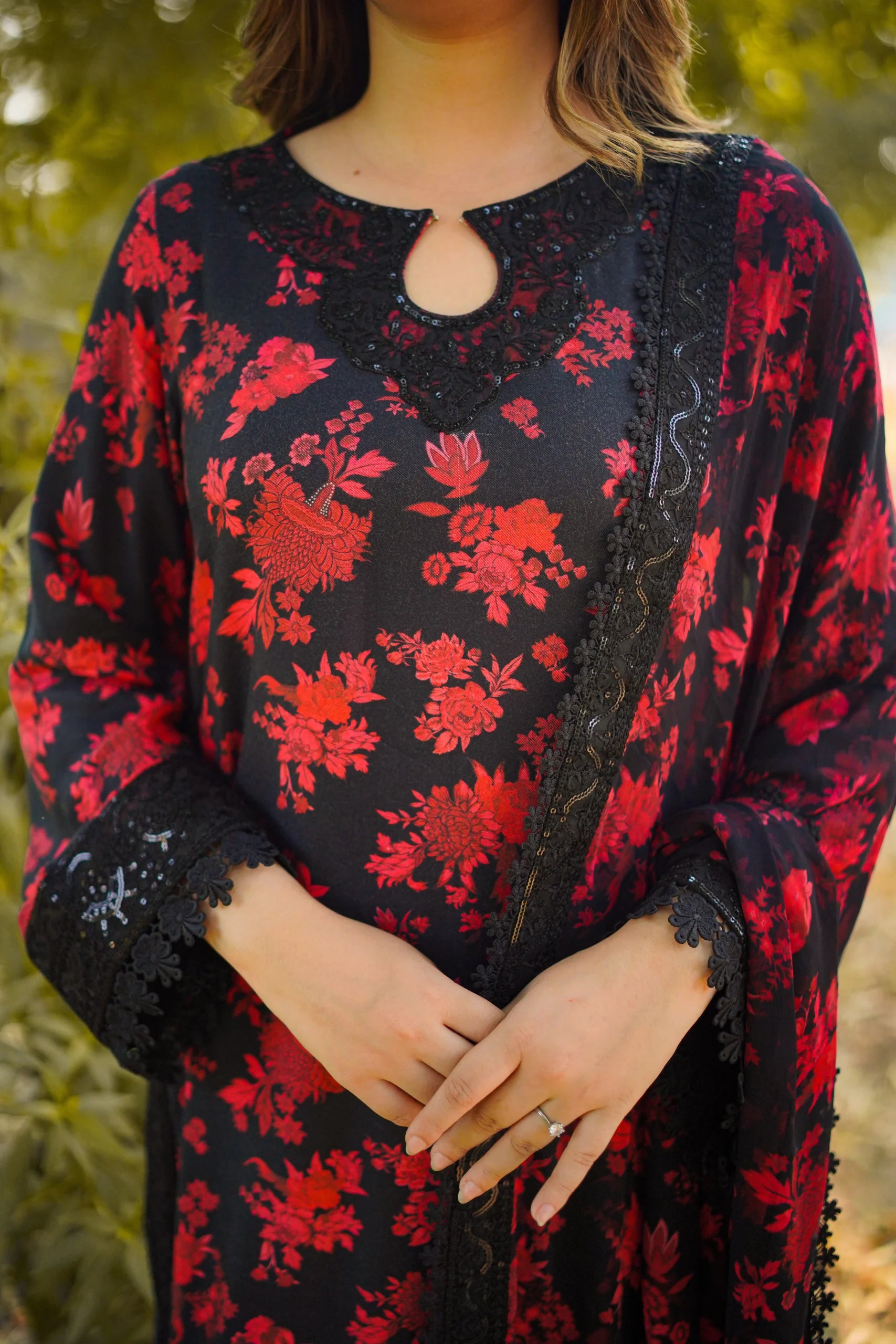 Aneela’s LAWN | Apple red