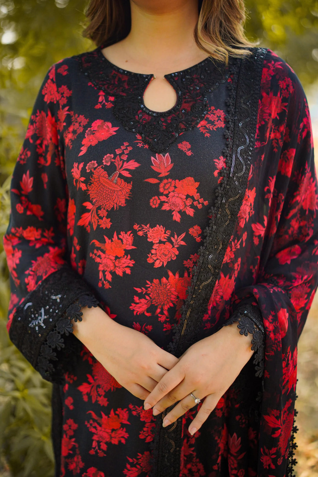 Aneela’s LAWN | Apple red