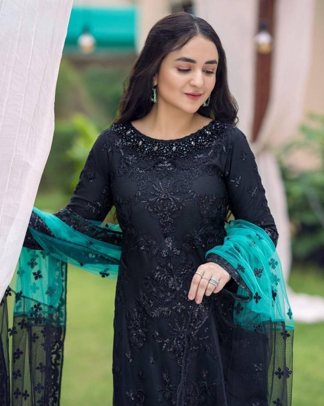 Yumna zaidi (imrozia)