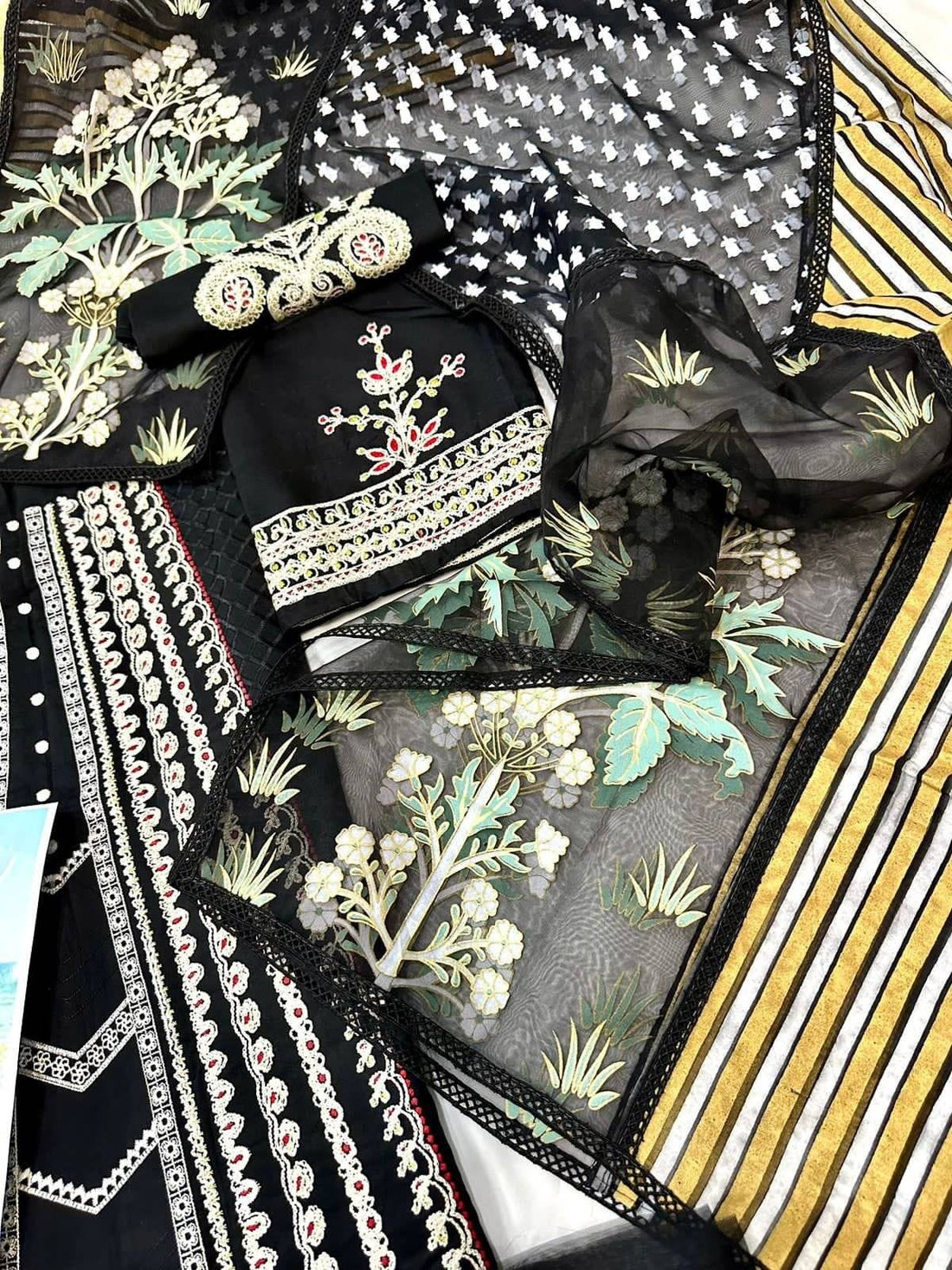 Crimson Luxury Lawn MARORI DREAMS