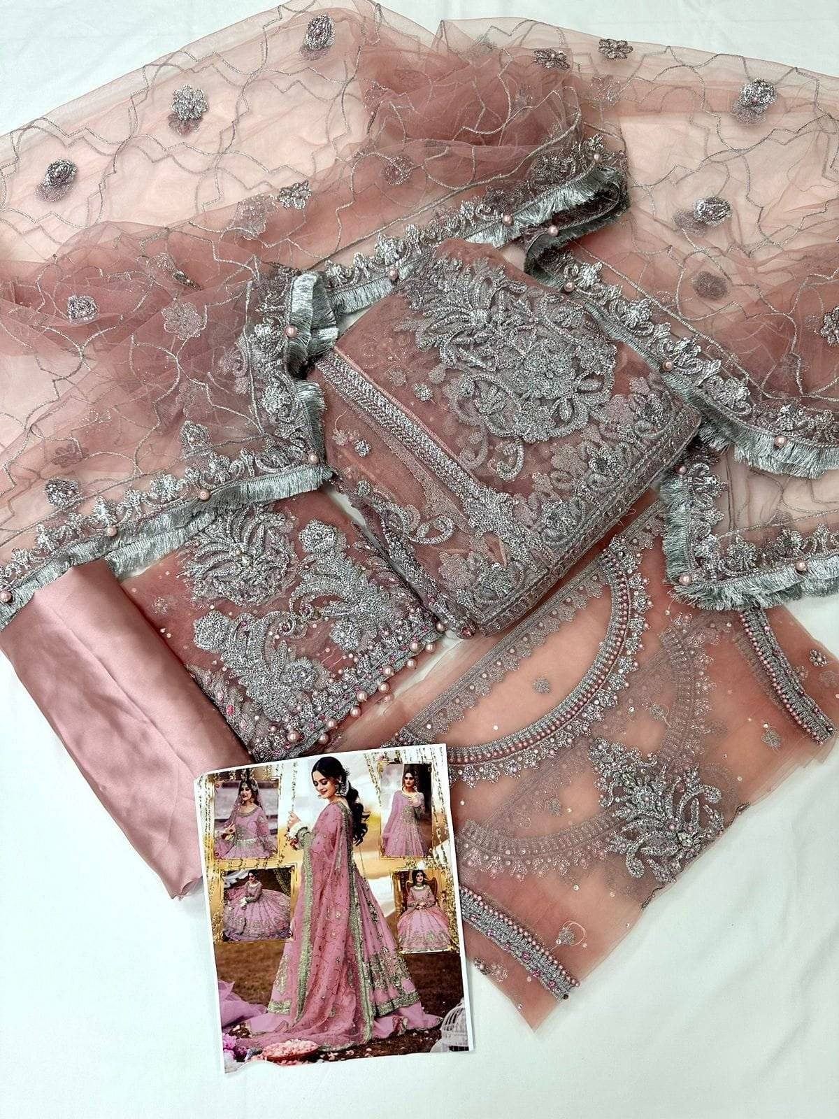 Aiman khan pink