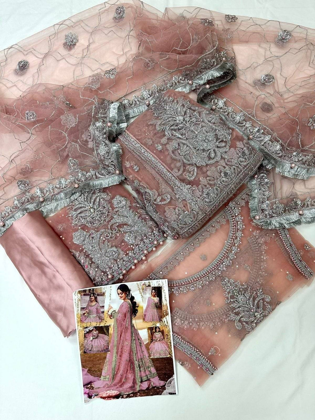 Aiman khan pink